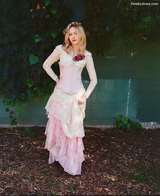 Iris Apatow photo 16 of 208