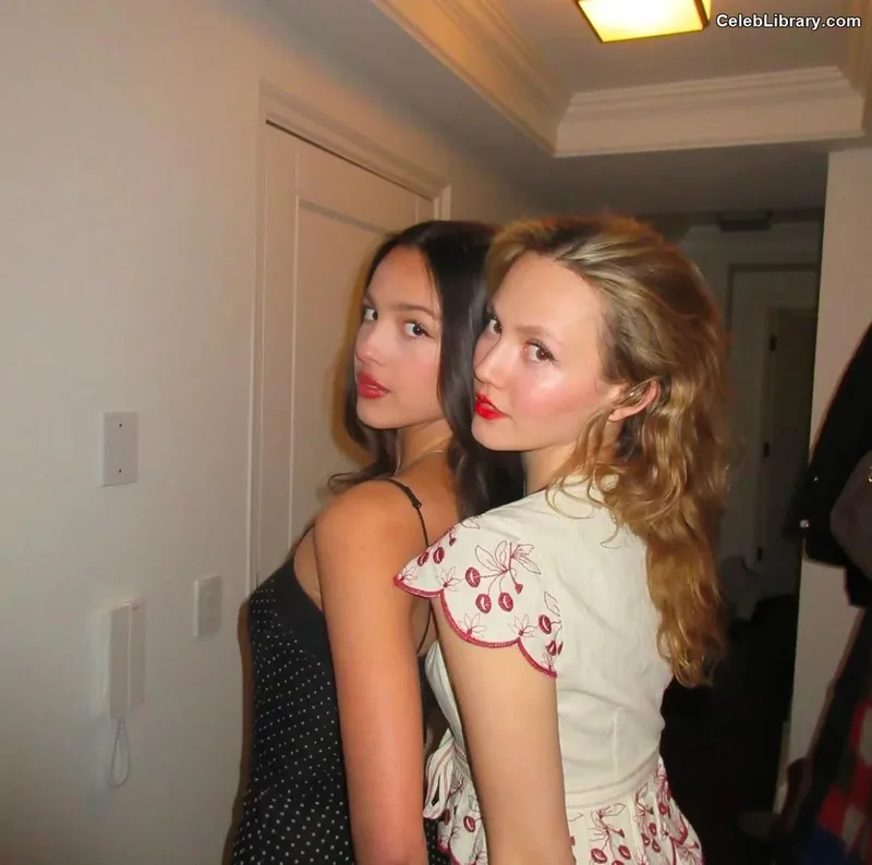 Iris Apatow photo 20 of 208
