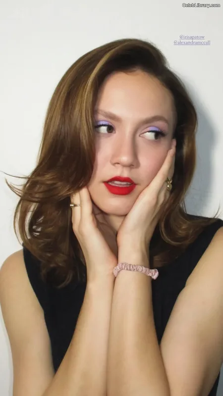 Iris Apatow photo 1 of 208
