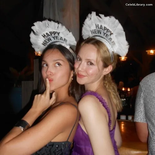 Iris Apatow photo 6 of 208