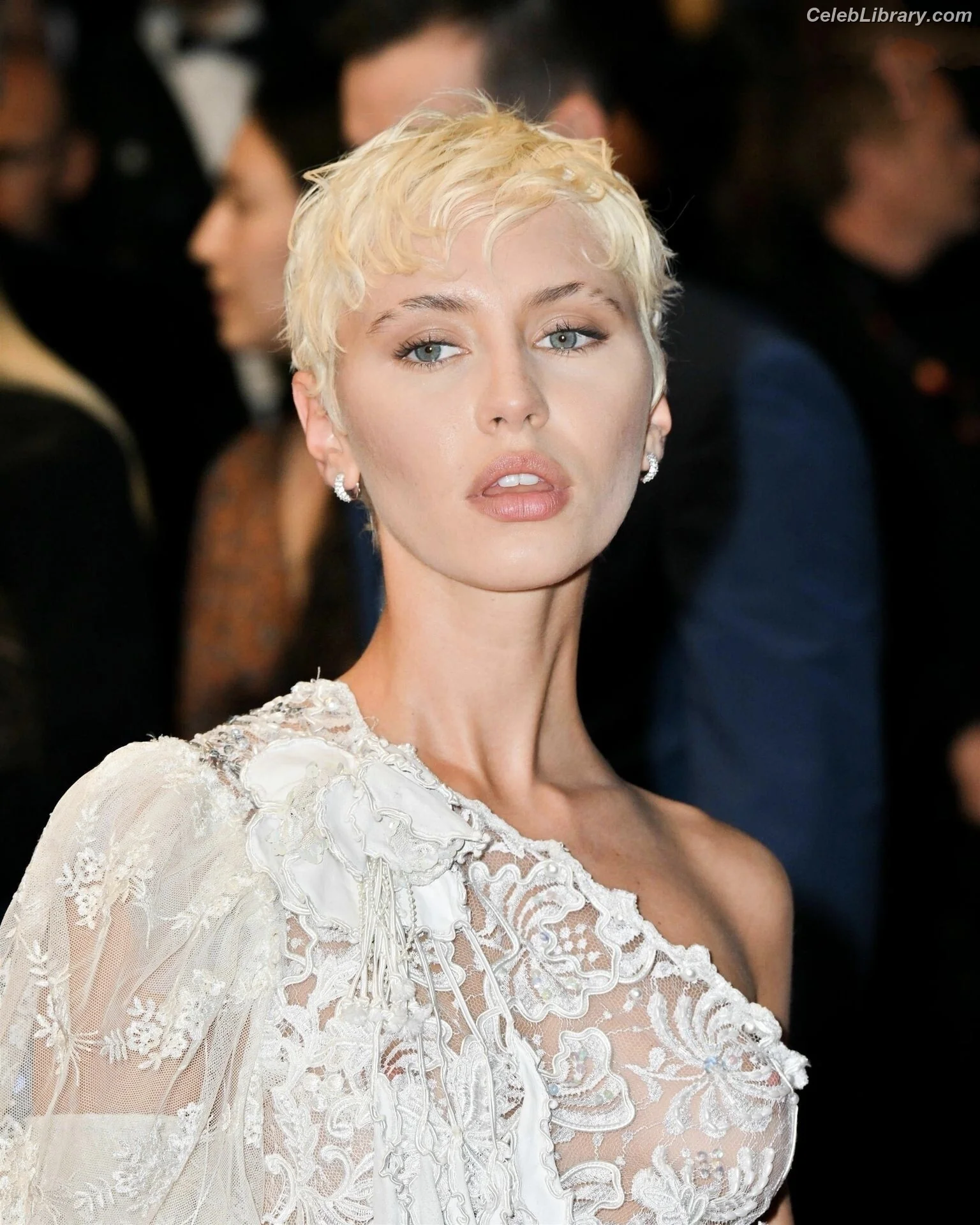 Iris Law photo 13 of 402