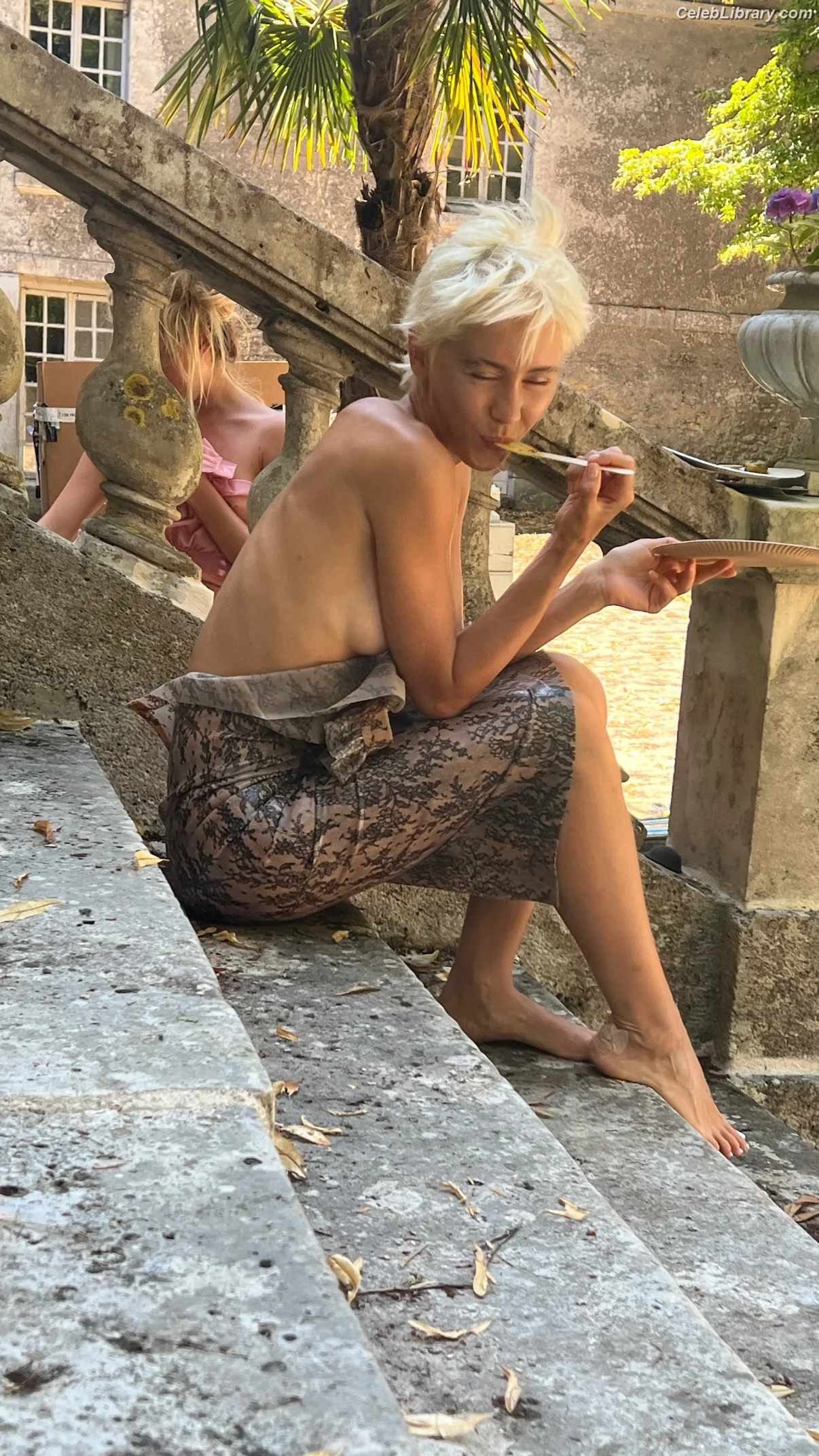 Iris Law photo 5 of 402