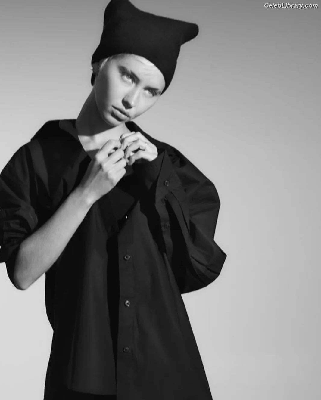 Iris Law photo 9 of 402
