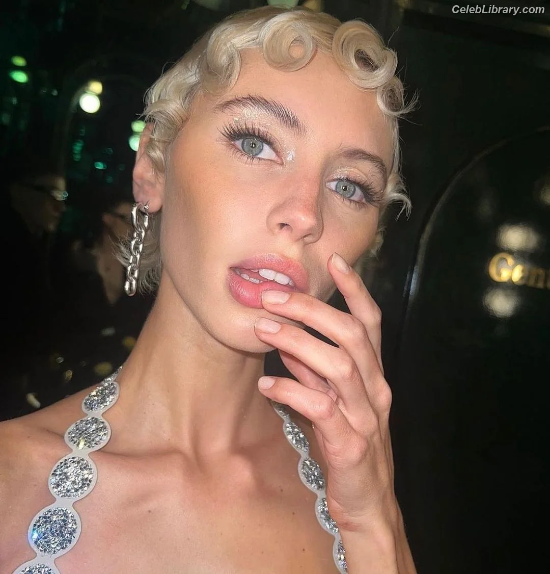 Iris Law photo 12 of 402