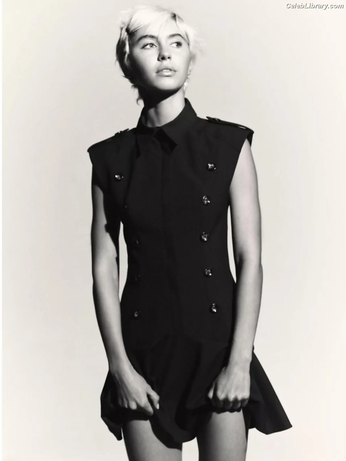 Iris Law photo 7 of 402