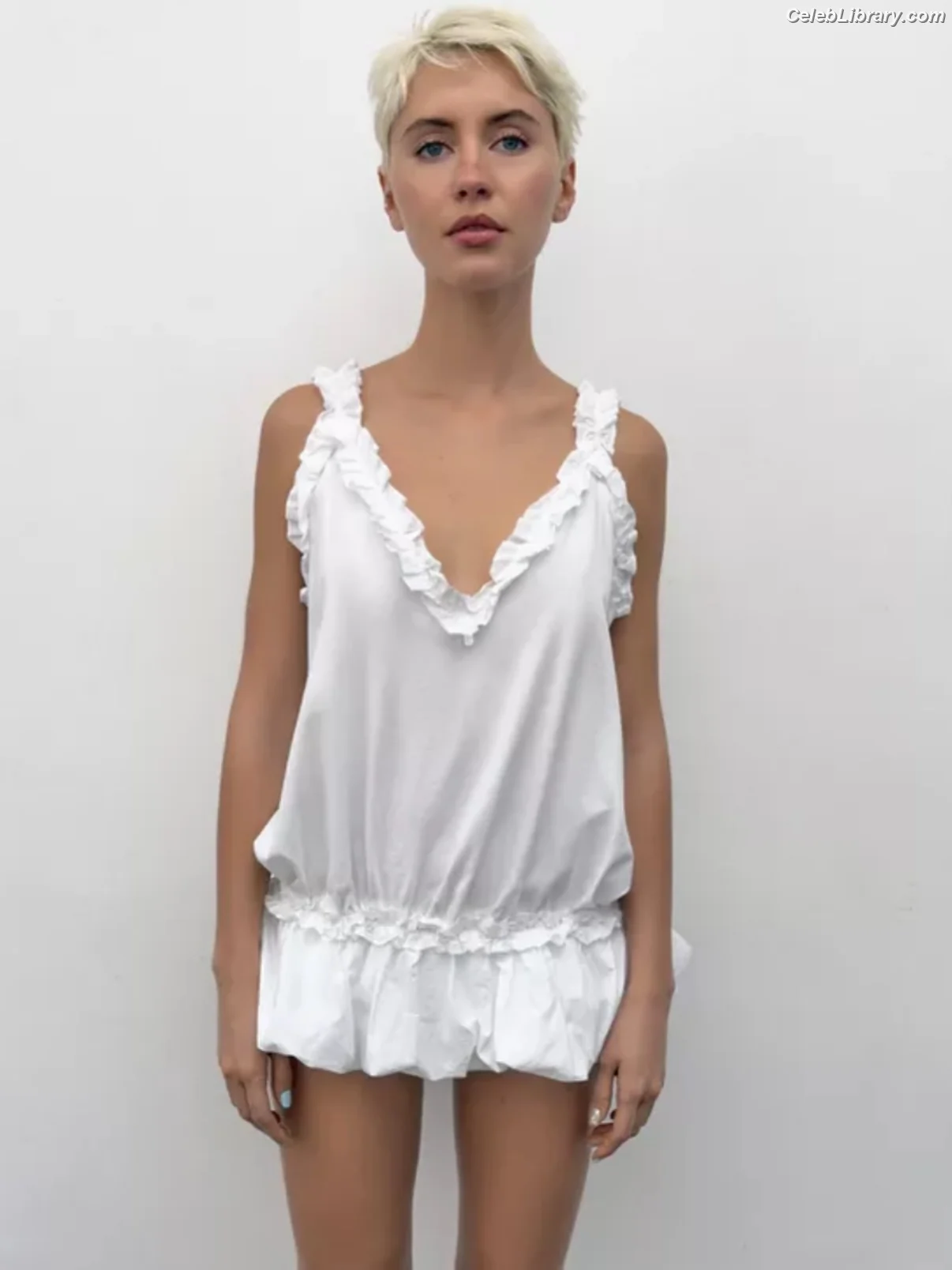 Iris Law photo 15 of 402