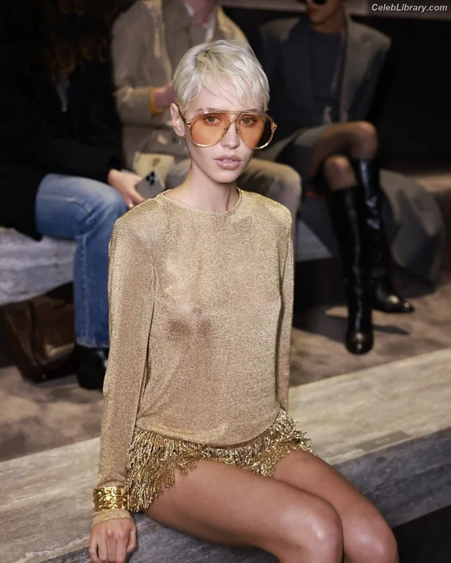 Iris Law photo 6 of 403