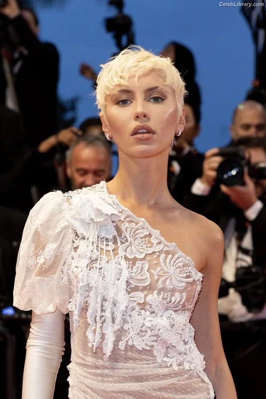Iris Law photo 6 of 403