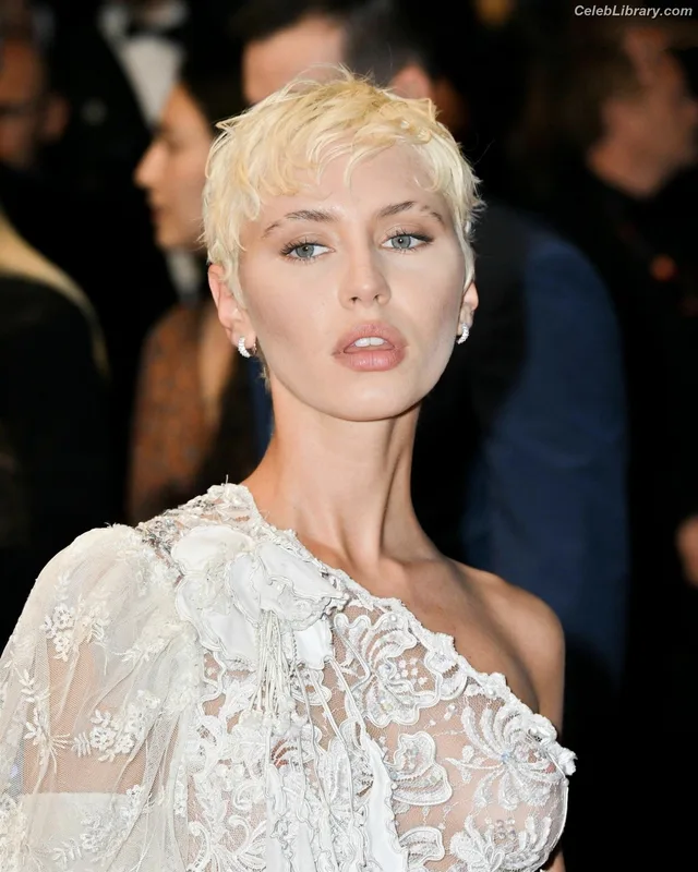 Iris Law photo 13 of 403