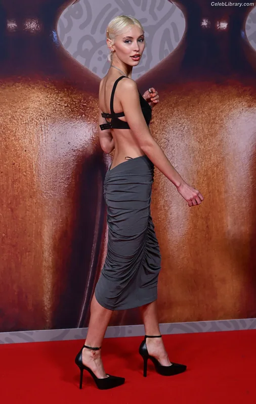 Iris Law photo 22 of 403