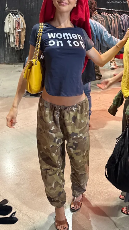 Iris Law photo 19 of 403