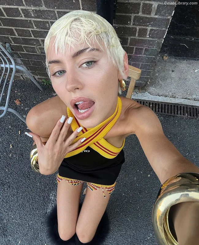 Iris Law photo 5 of 403