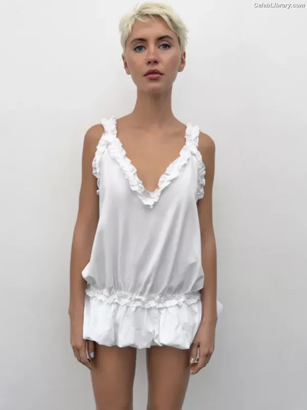 Iris Law photo 15 of 403