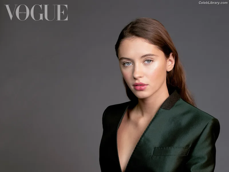 Iris Law photo 4 of 403