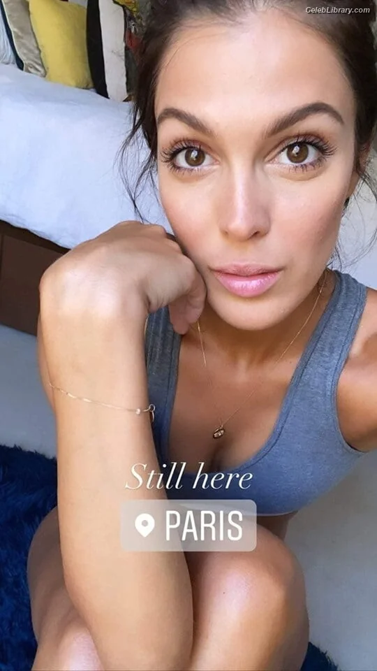 Iris Mittenaere photo 6 of 294