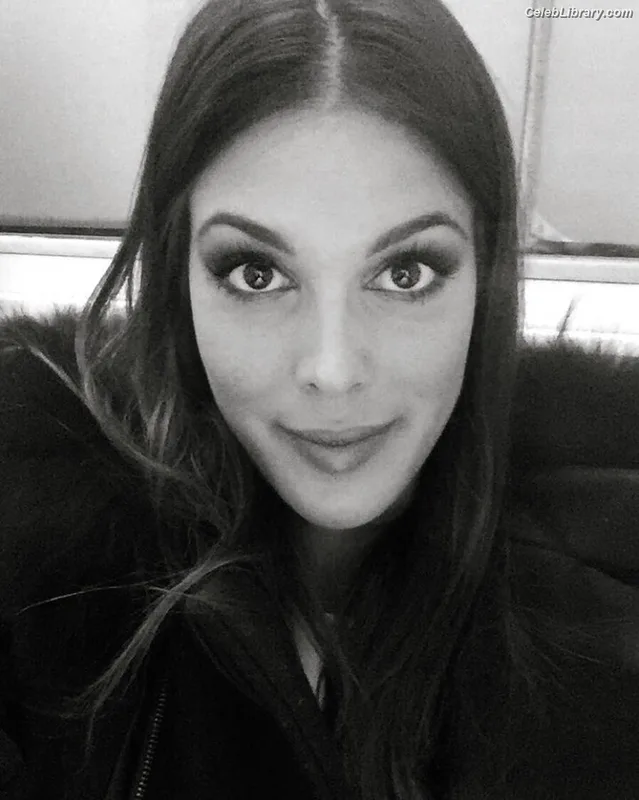 Iris Mittenaere photo 18 of 295