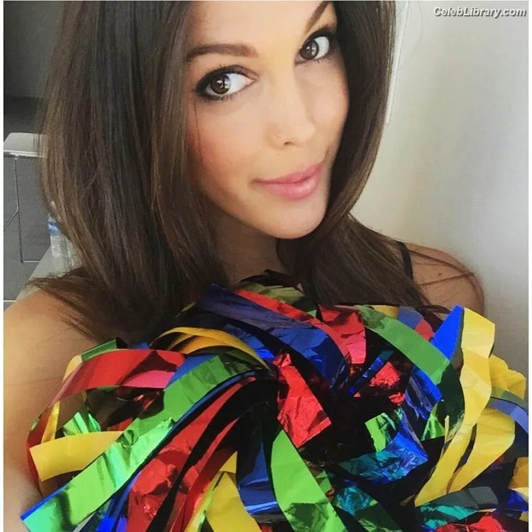 Iris Mittenaere photo 5 of 295