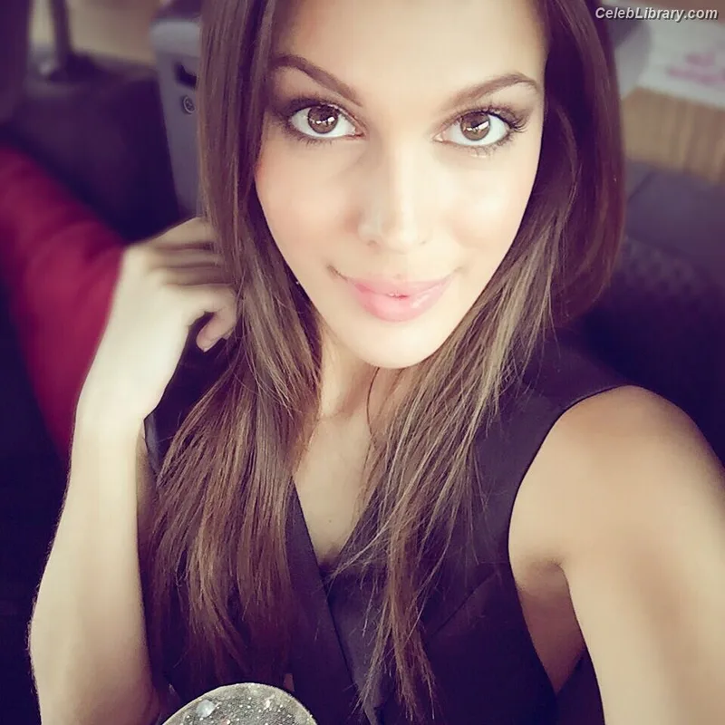 Iris Mittenaere photo 19 of 295