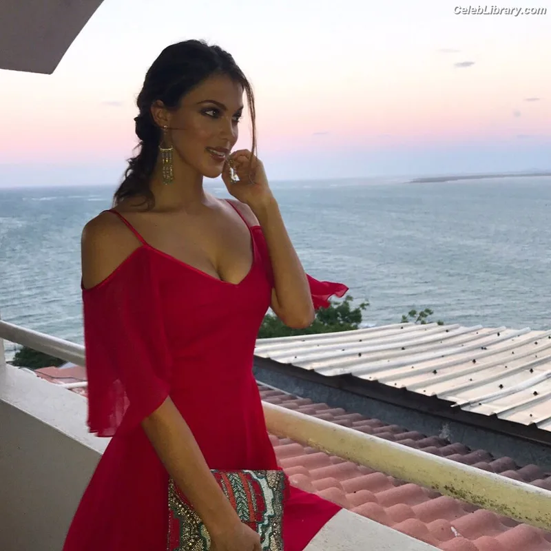 Iris Mittenaere photo 9 of 295