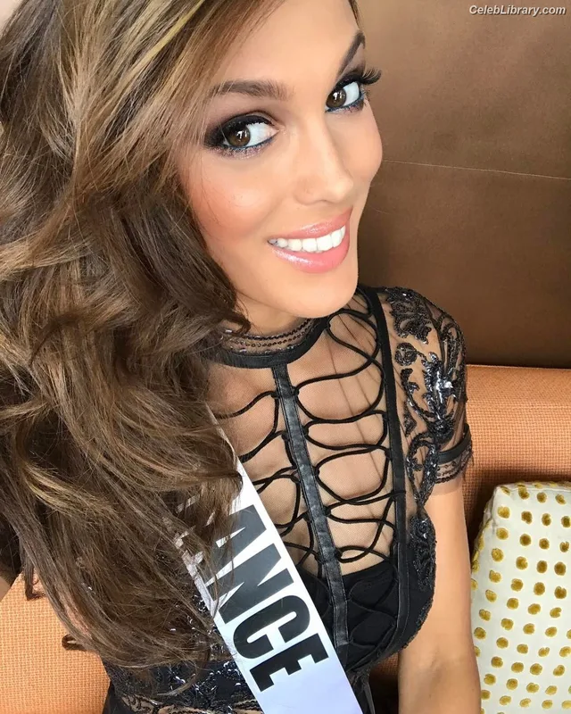 Iris Mittenaere photo 17 of 295