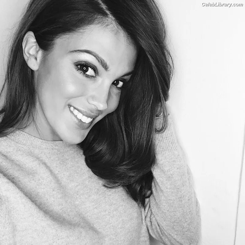 Iris Mittenaere photo 22 of 295