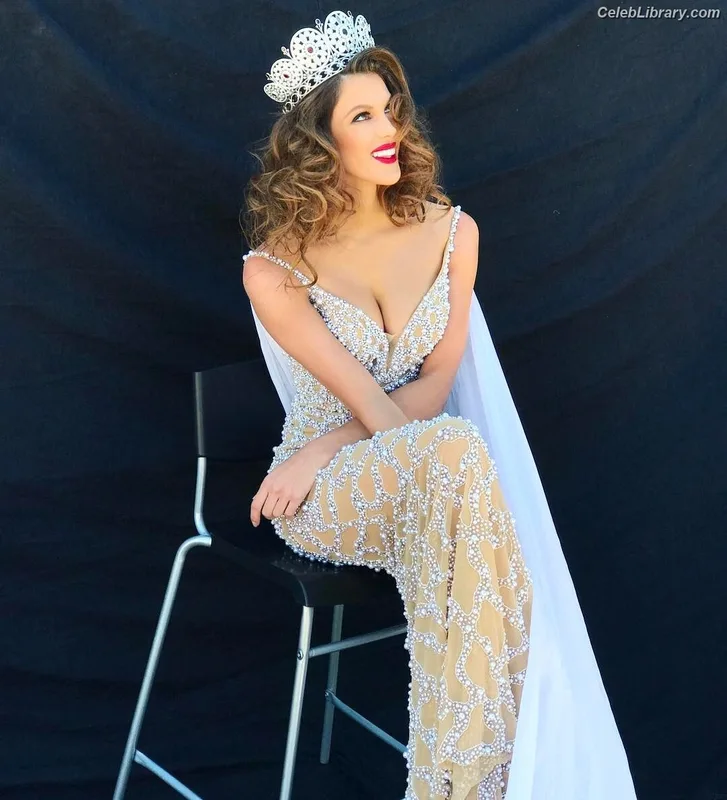 Iris Mittenaere photo 6 of 295