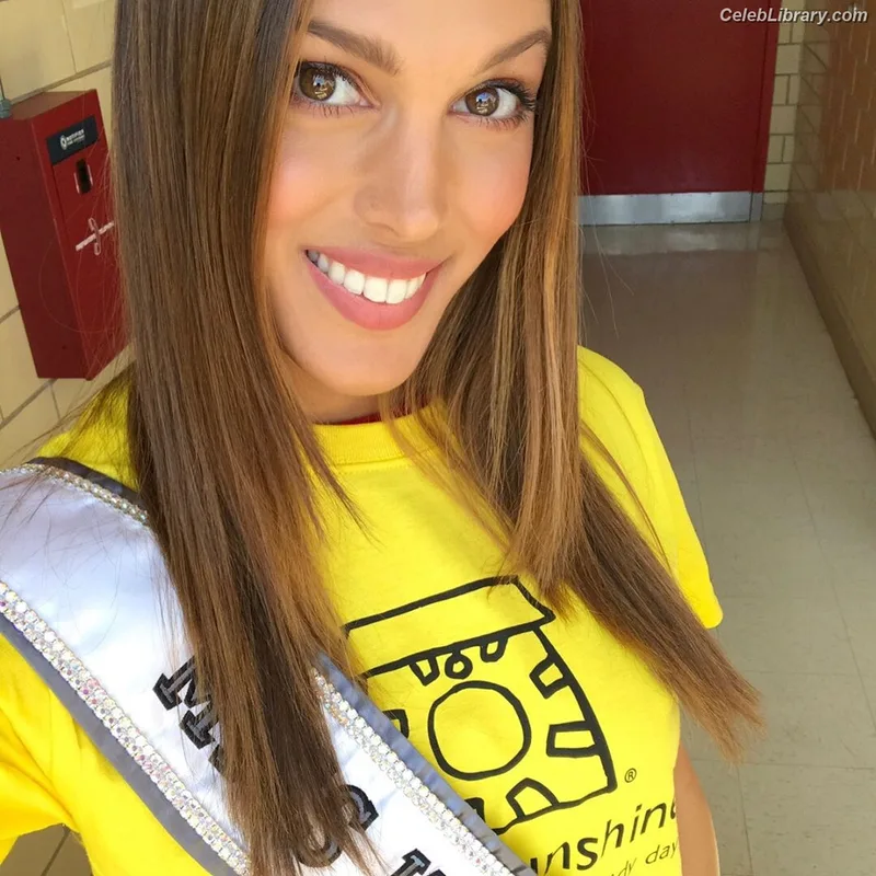 Iris Mittenaere photo 7 of 295
