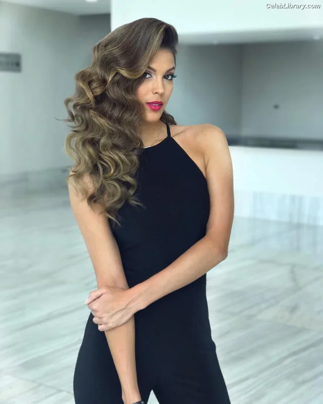 Iris Mittenaere photo 18 of 295
