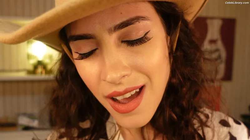 Irma La Dulce photo 14 of 328