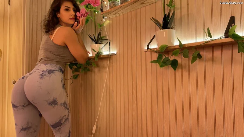 Irma La Dulce photo 1 of 328