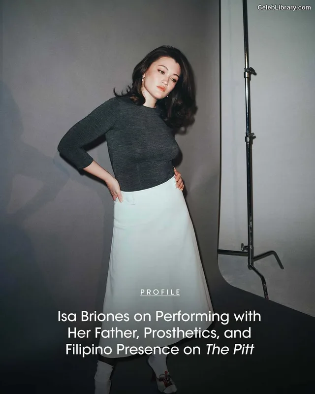Isa Briones photo 12 of 355