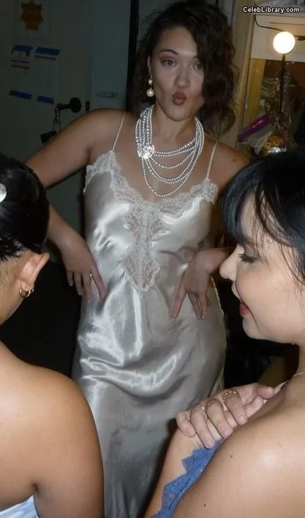 Isa Briones photo 1 of 355