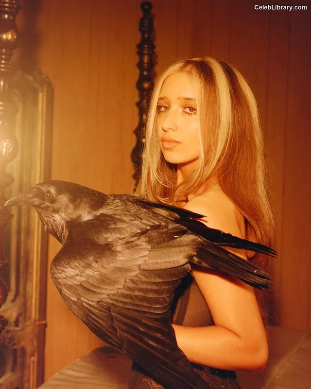 Isabel LaRosa photo 16 of 163