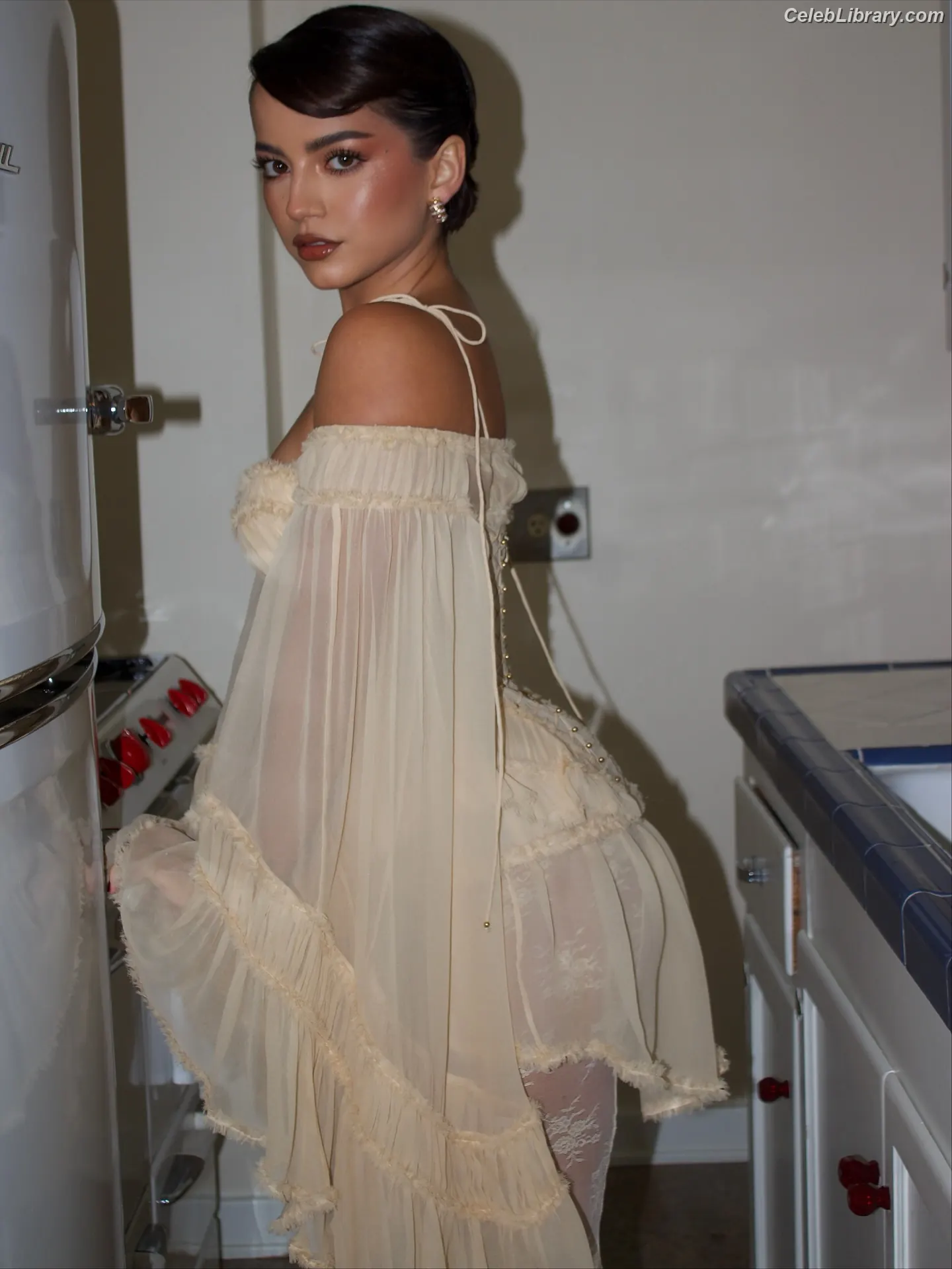 Isabela Merced photo 4 of 1796
