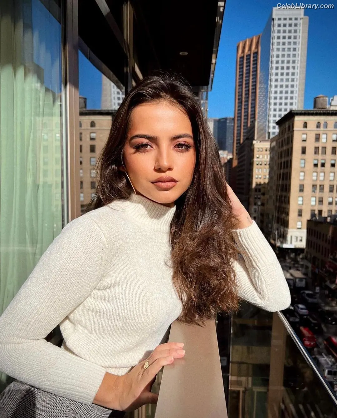 Isabela Merced photo 8 of 1796