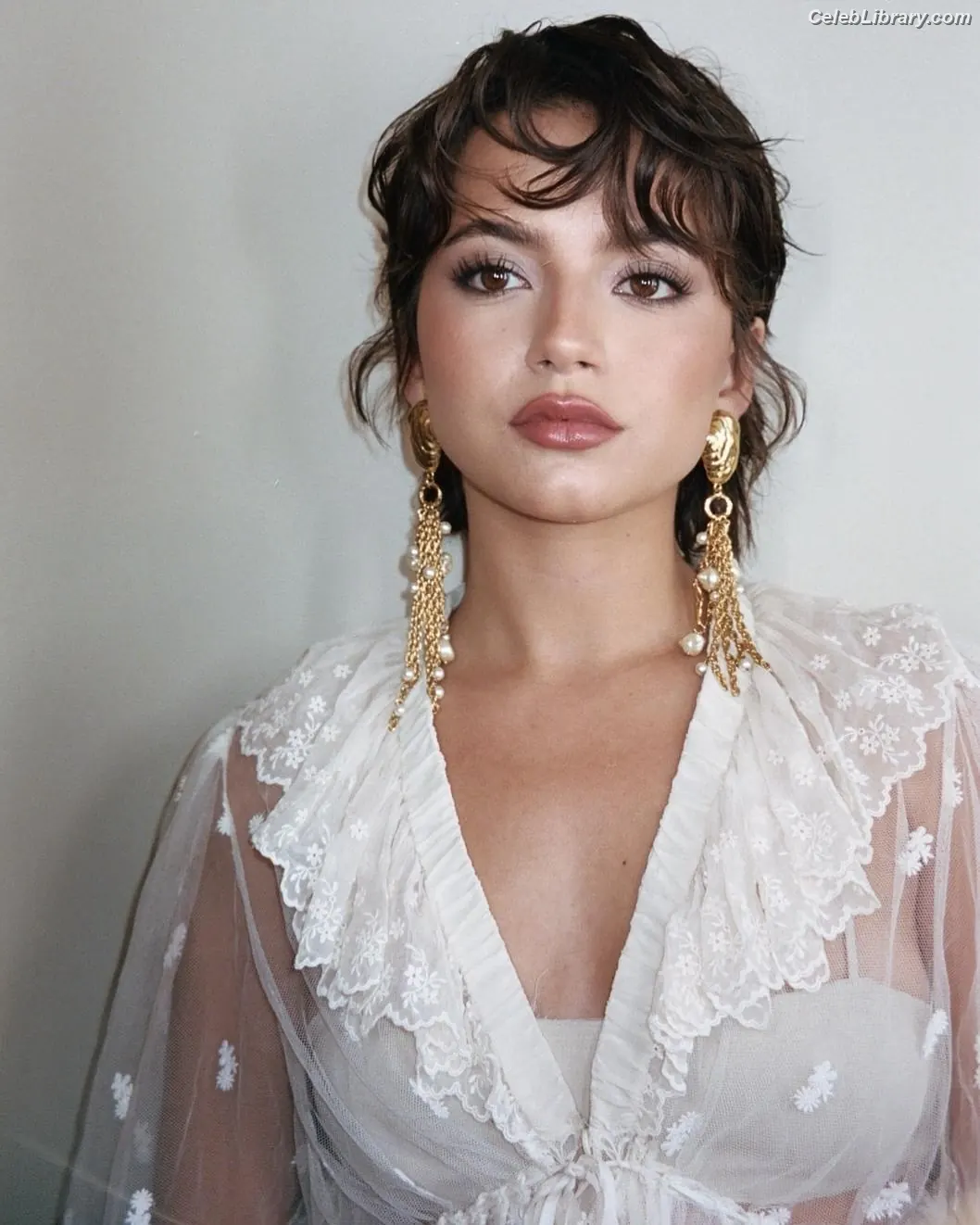 Isabela Merced photo 12 of 1796