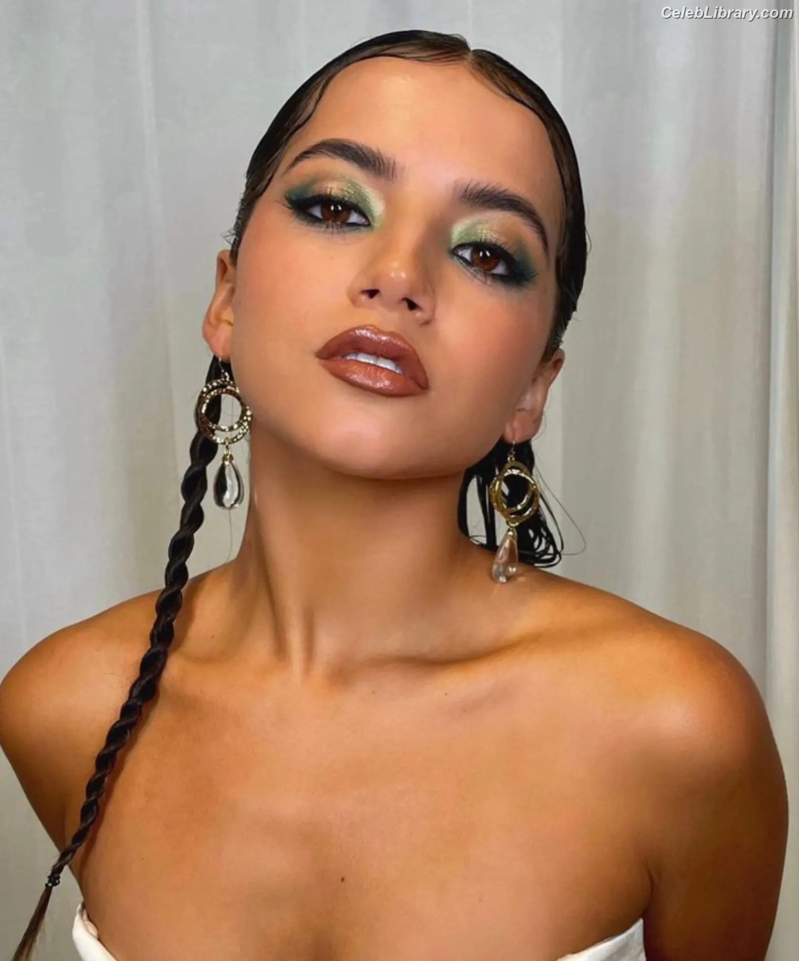 Isabela Merced photo 19 of 1796