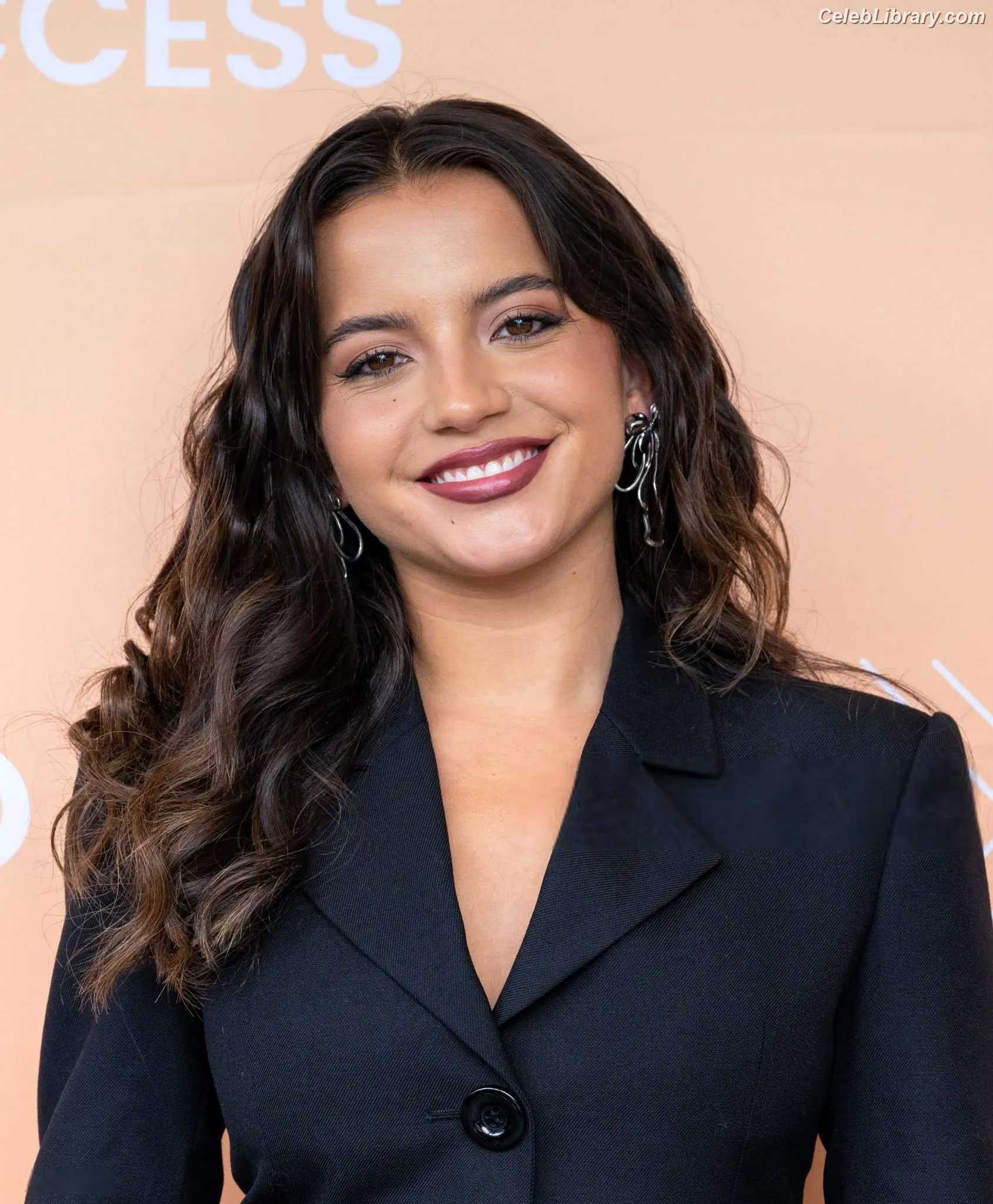 Isabela Merced photo 16 of 1796