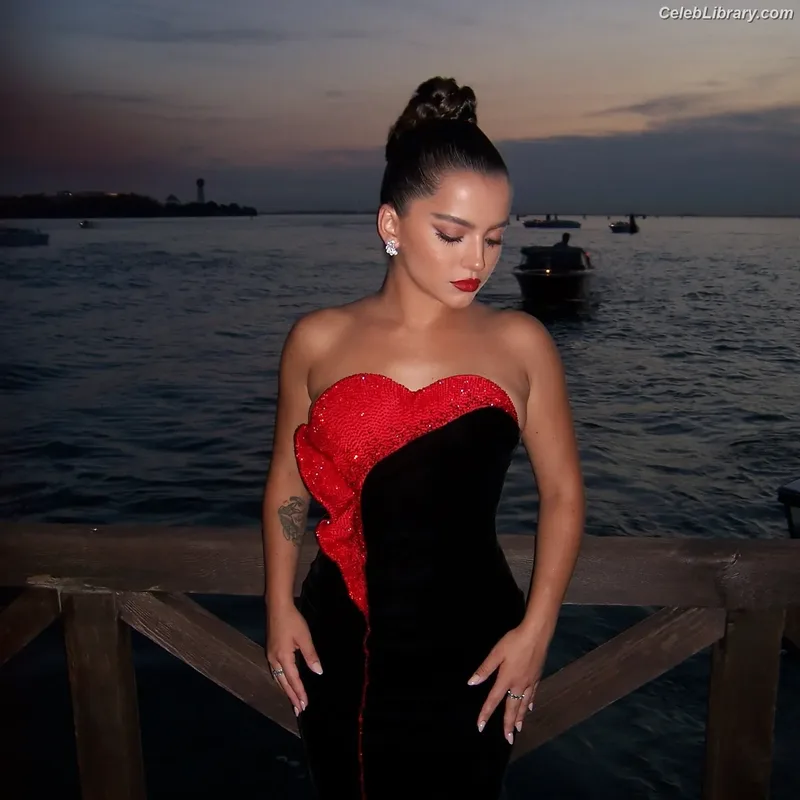 Isabela Merced photo 13 of 1797