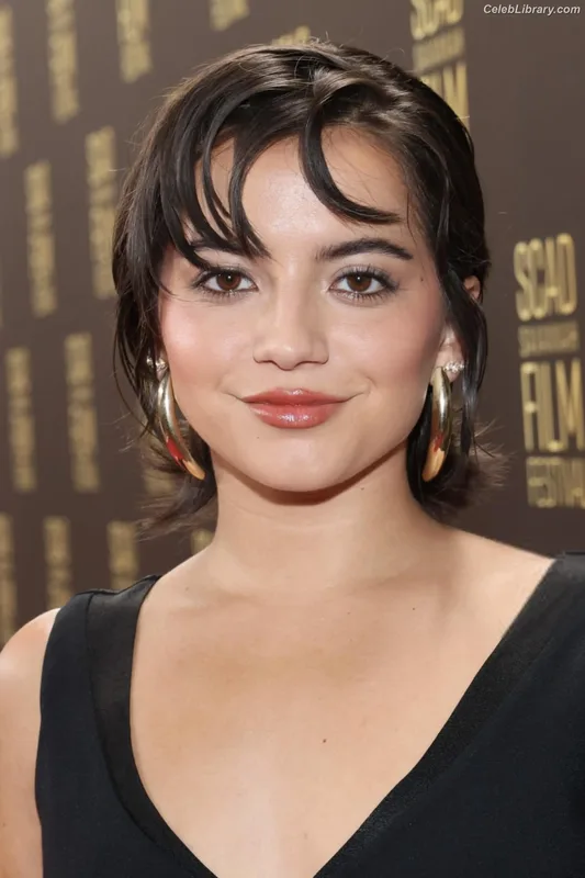 Isabela Merced photo 23 of 1797