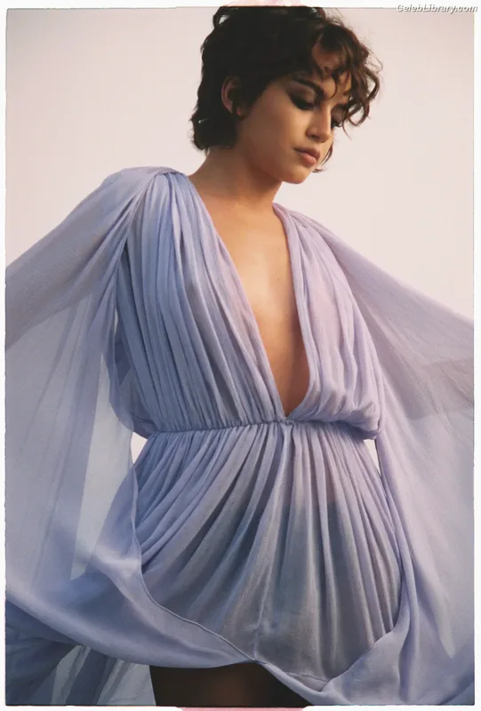 Isabela Merced photo 24 of 1797