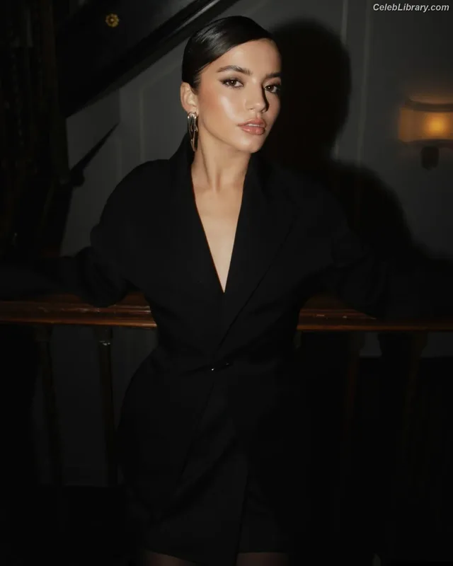 Isabela Merced photo 7 of 1797