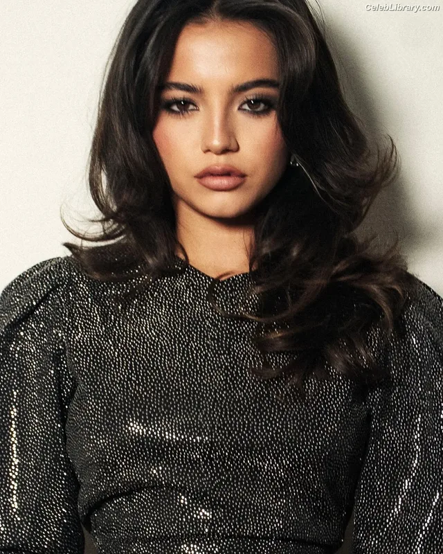 Isabela Merced photo 1 of 1797