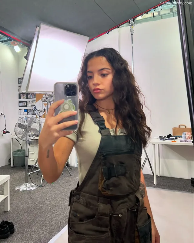 Isabela Merced photo 9 of 1797