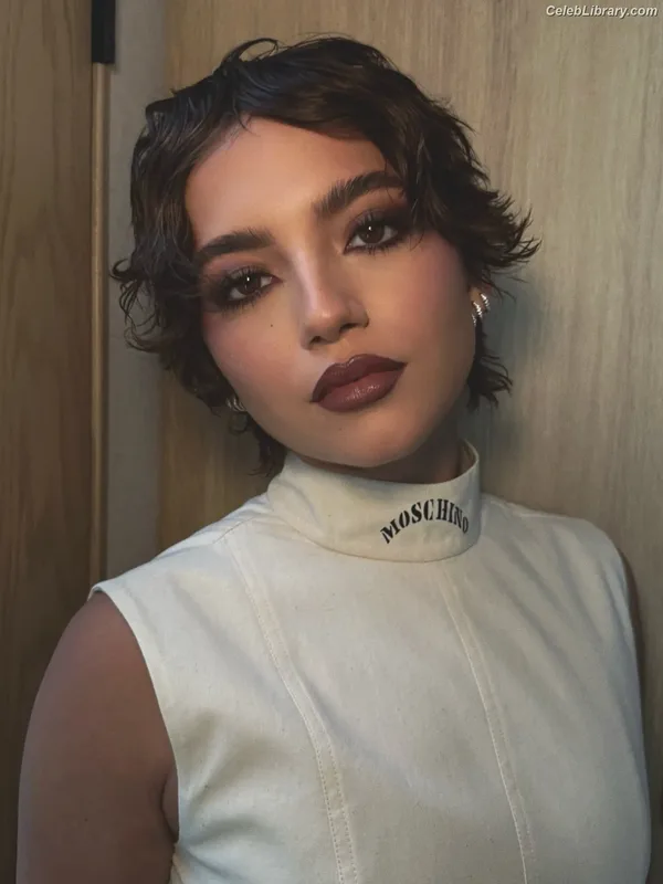 Isabela Merced photo 3 of 1797