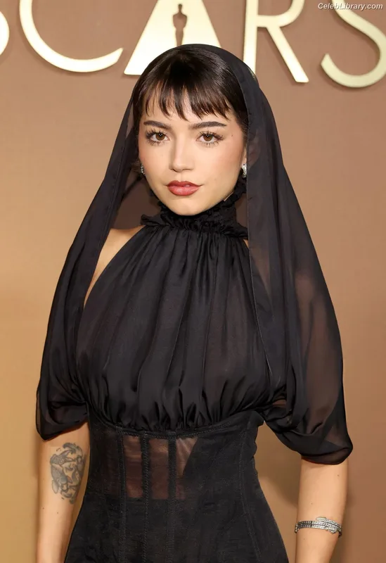 Isabela Merced photo 5 of 1797