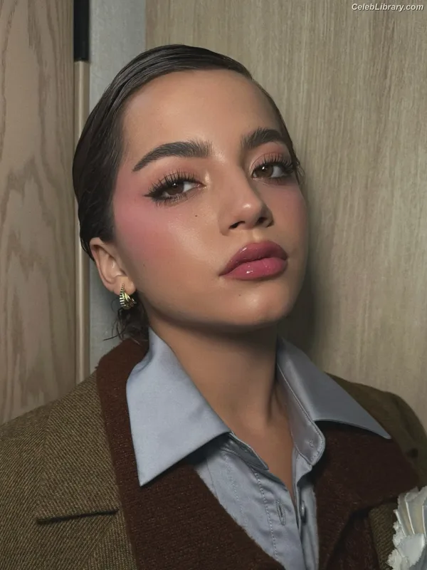 Isabela Merced photo 17 of 1797