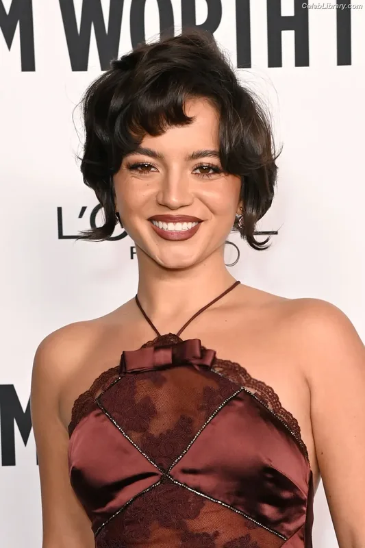 Isabela Merced photo 10 of 1797