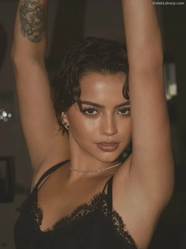 Isabela Merced photo 10 of 1797