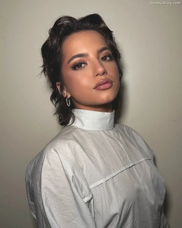 Isabela Merced photo 21 of 1797